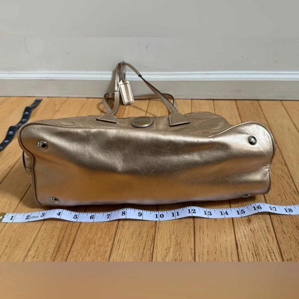 Coach Signature “C” Stitched Gold Leather Metallic Kiss lock Tote Handbag - Picture 10 of 16